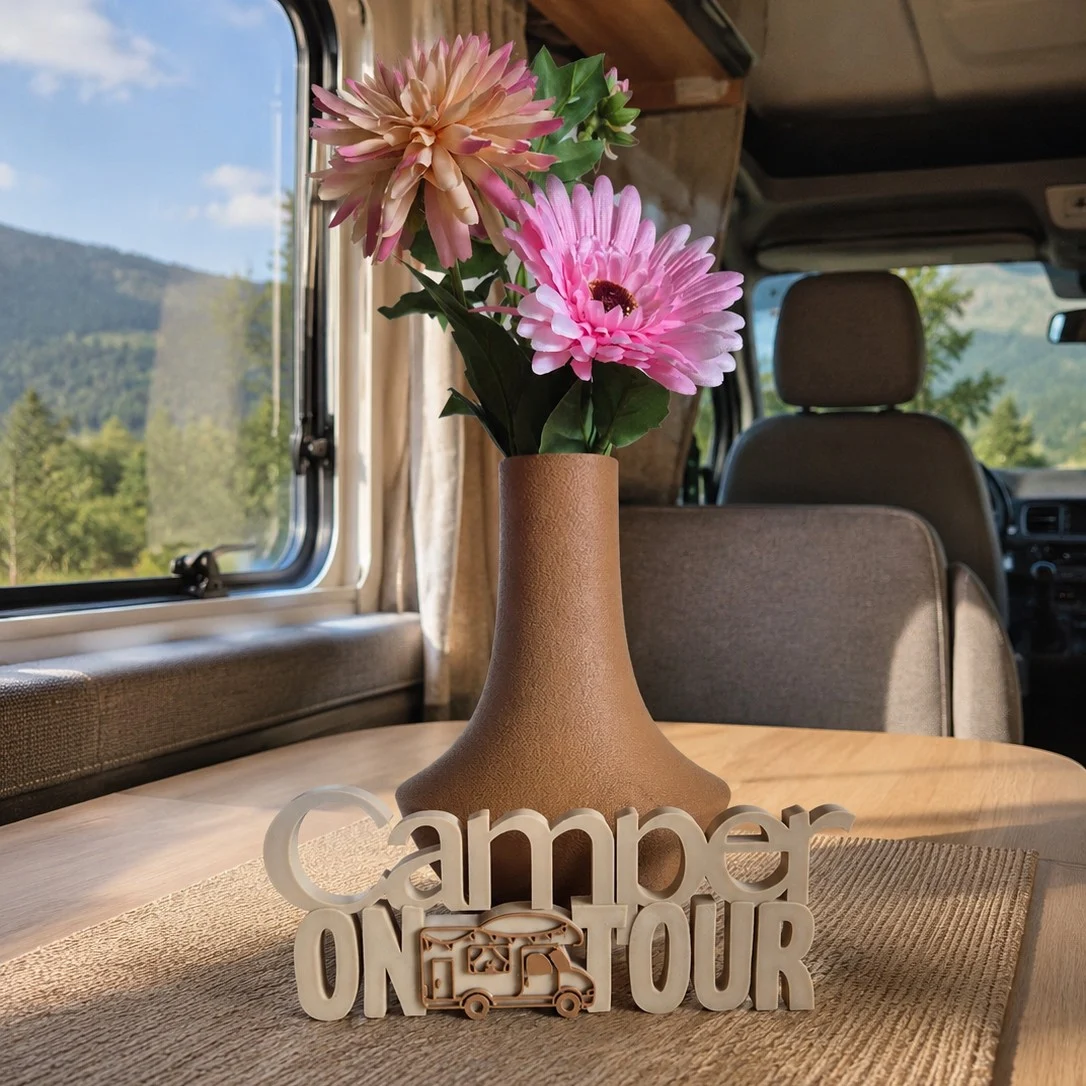 Camper on tour wordpop
